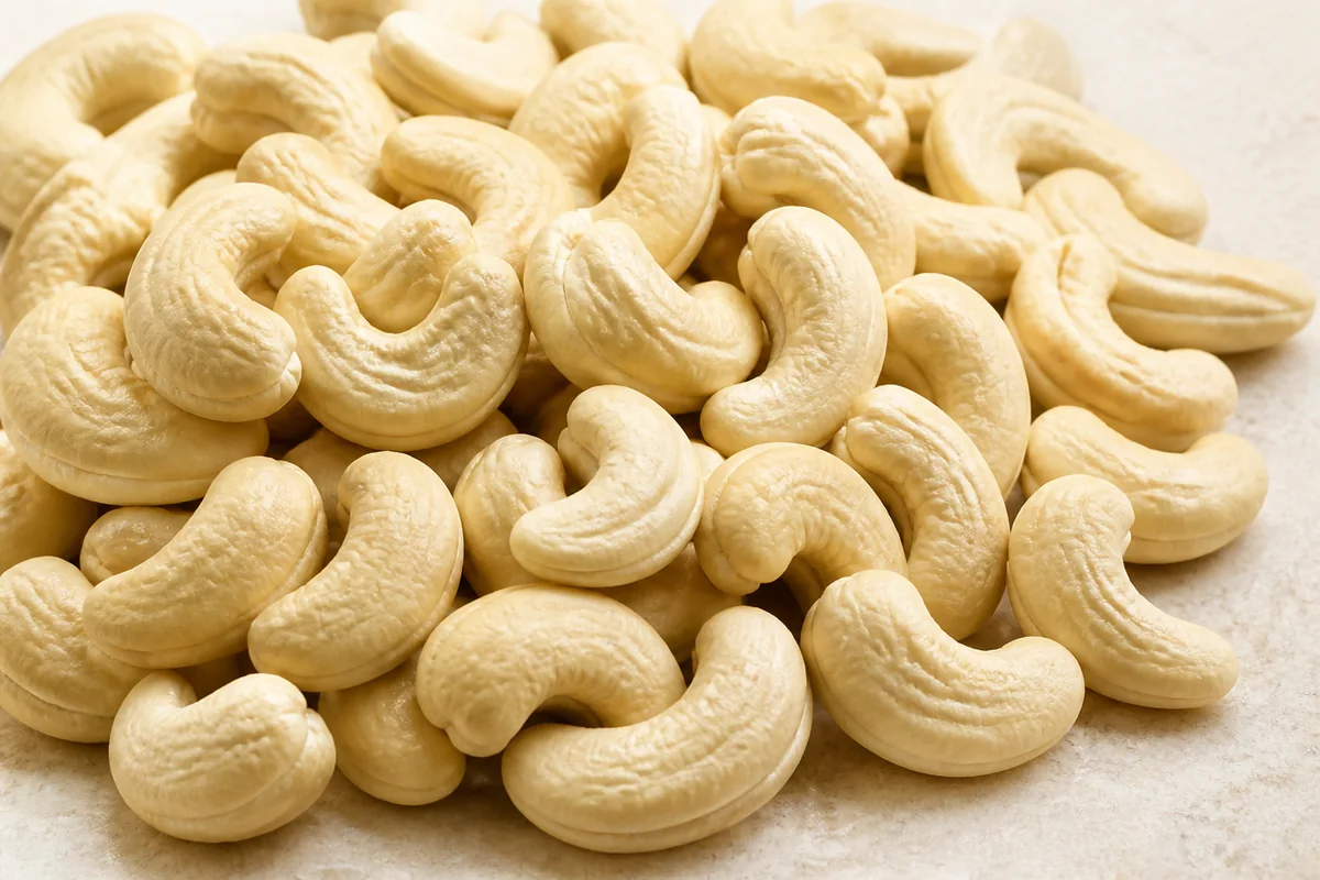 W180 king-size whole cashew kernels